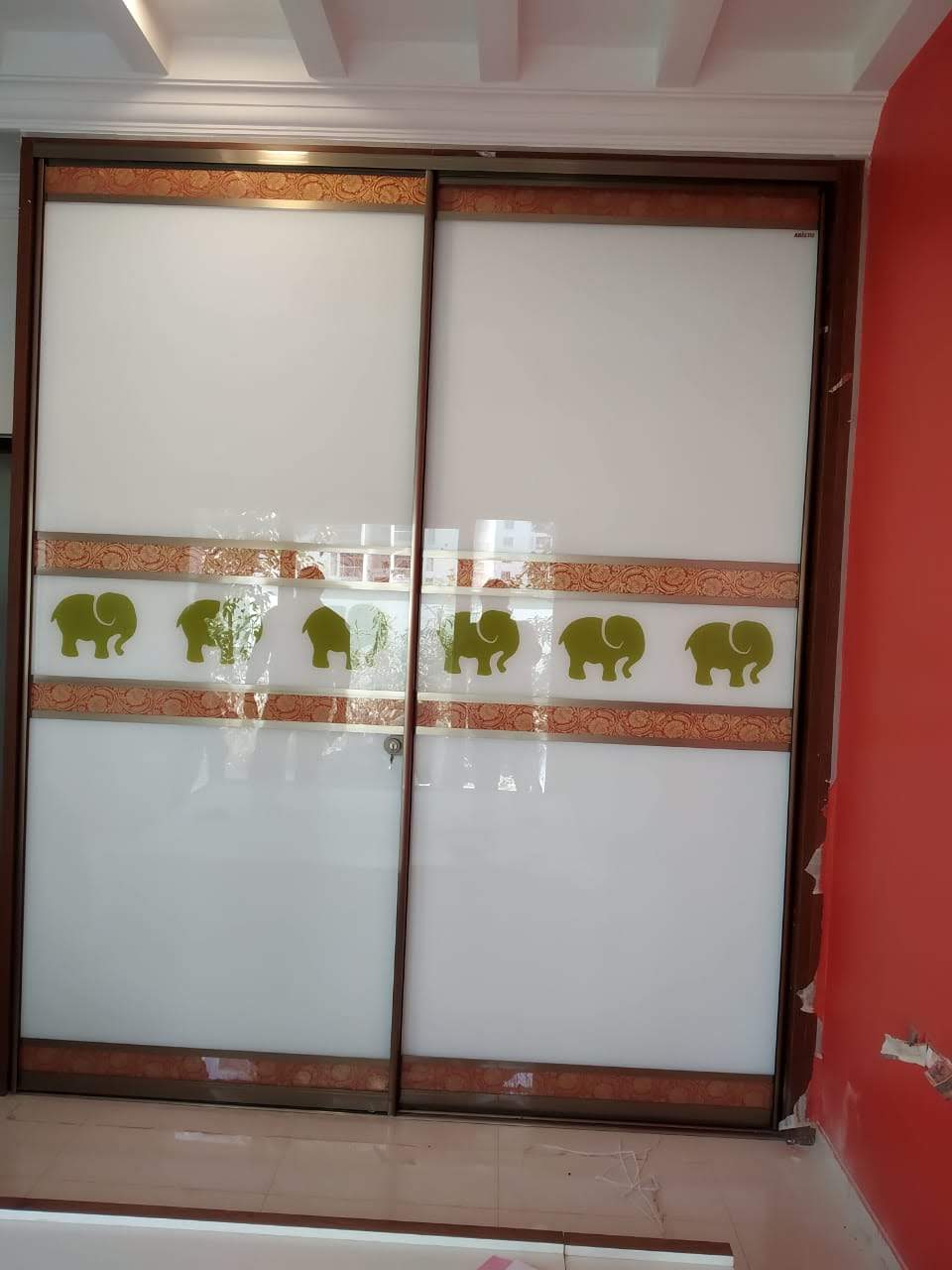 amazing-exclusive-designer-beautiful-lacquer-glass-wardrobes-in-gurgaon-gurgaon-best-dealers-and-manufacturers-in-gurgaon-india